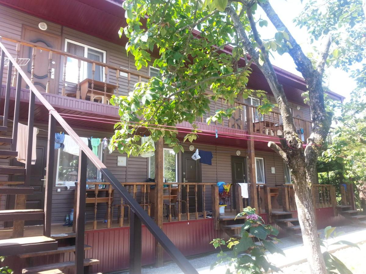 Guest House Yuzhnaya Palmira Pizunda Extérieur photo